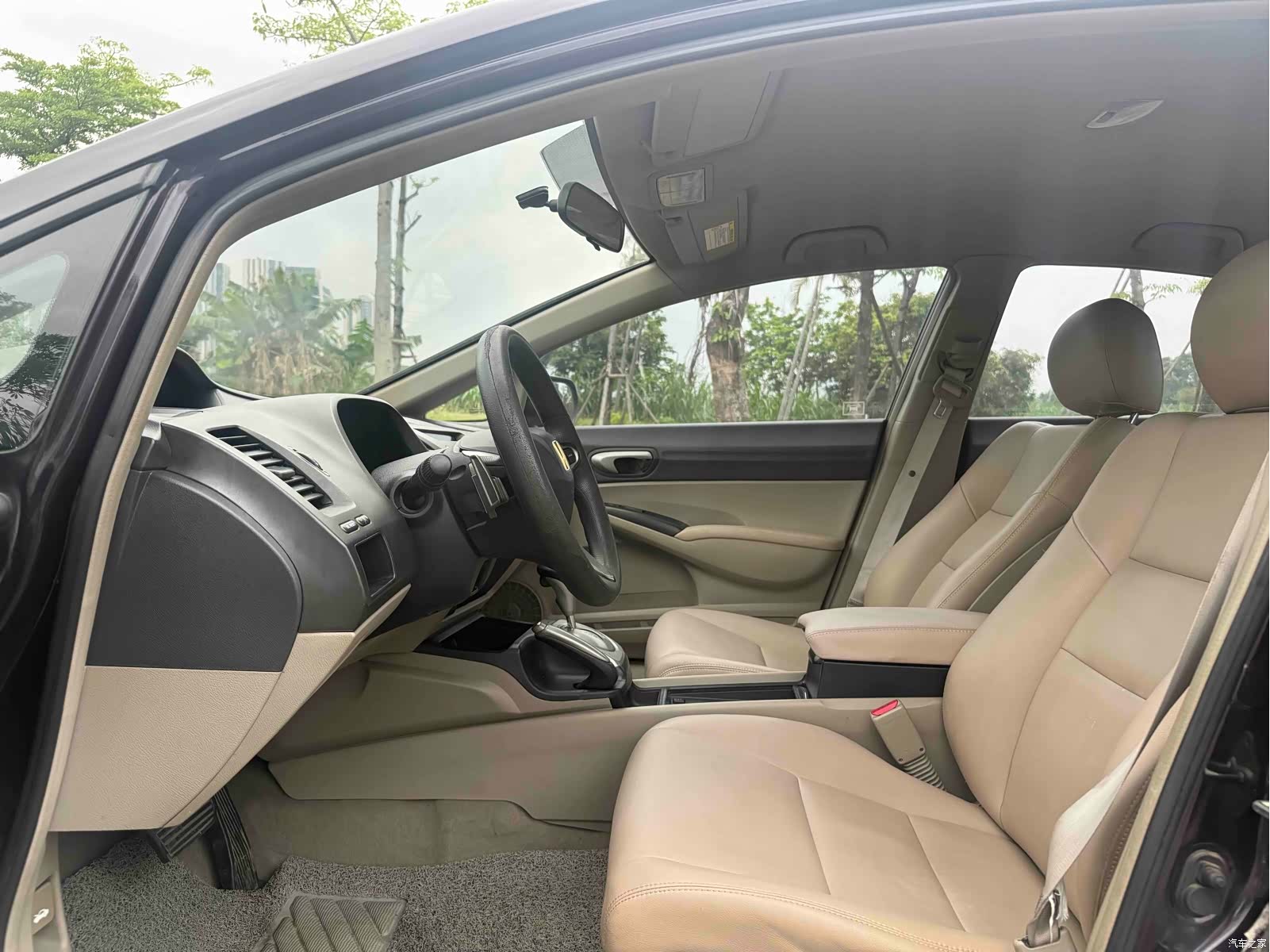 Honda Civic, 2011 4