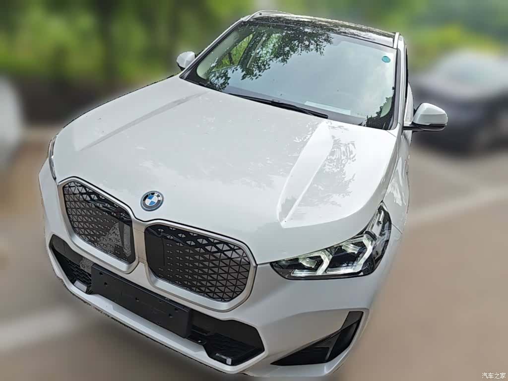 BMW iX1, 2025 3