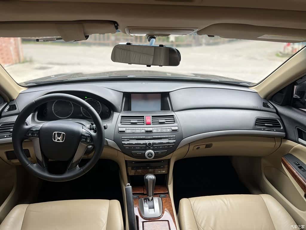 Honda Accord, 2011 8