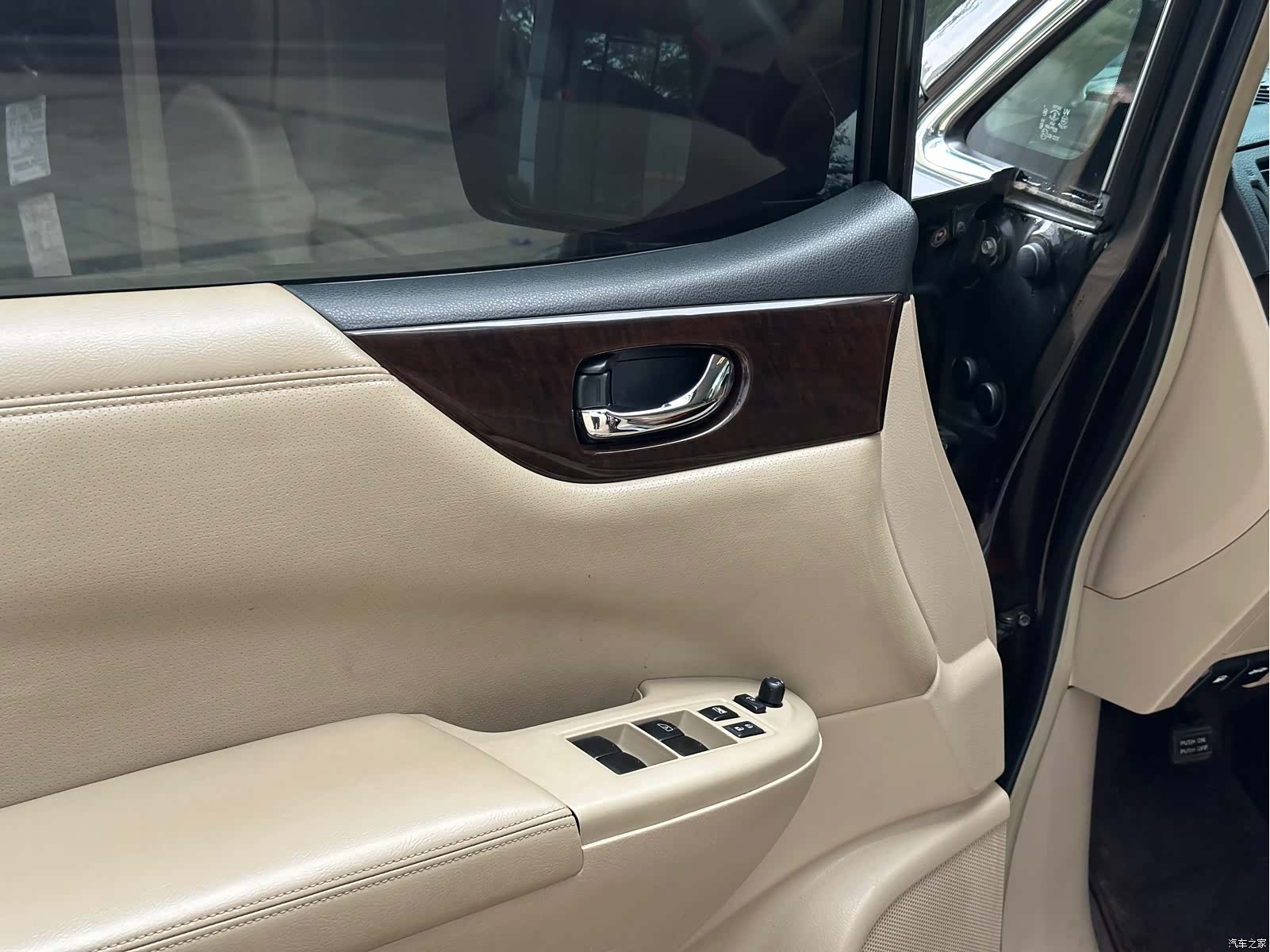 Nissan SL, 2014 11