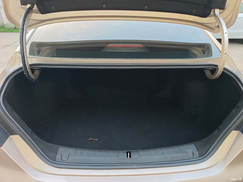 Geely Binray, 2020 19
