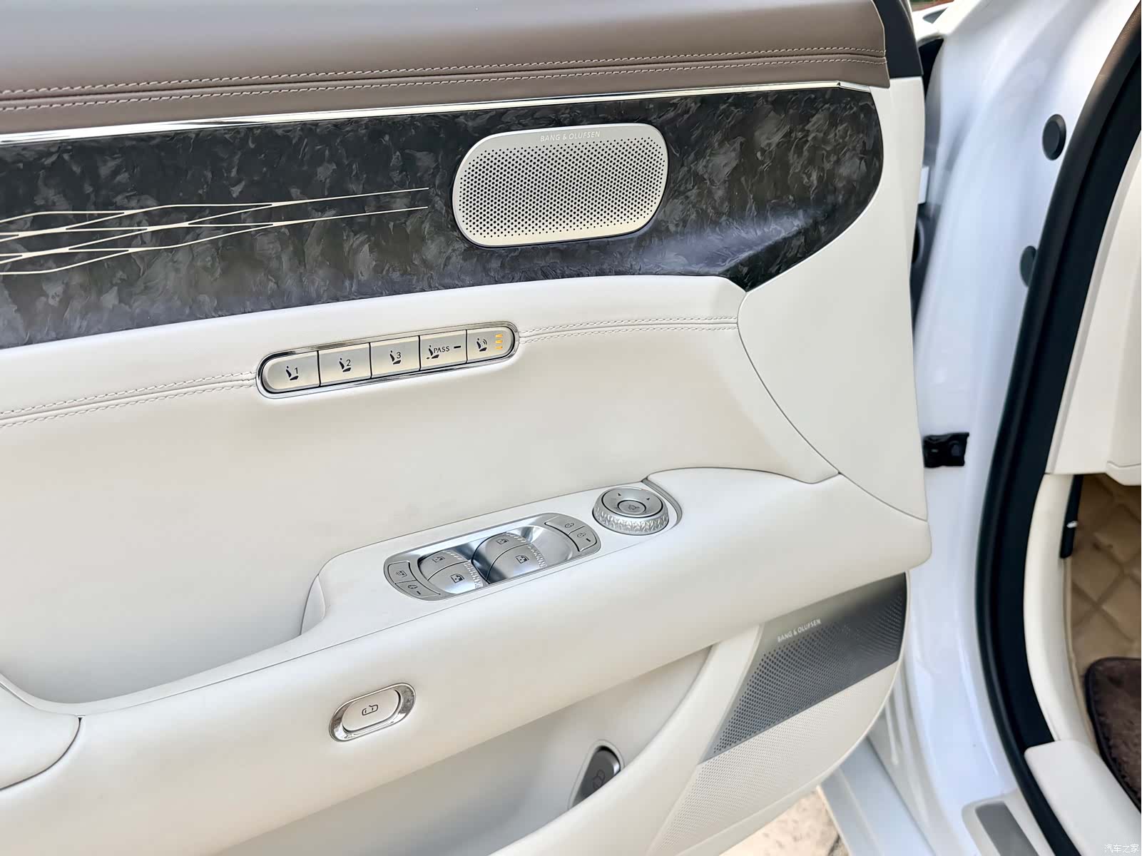 Genesis G90, 2023 10