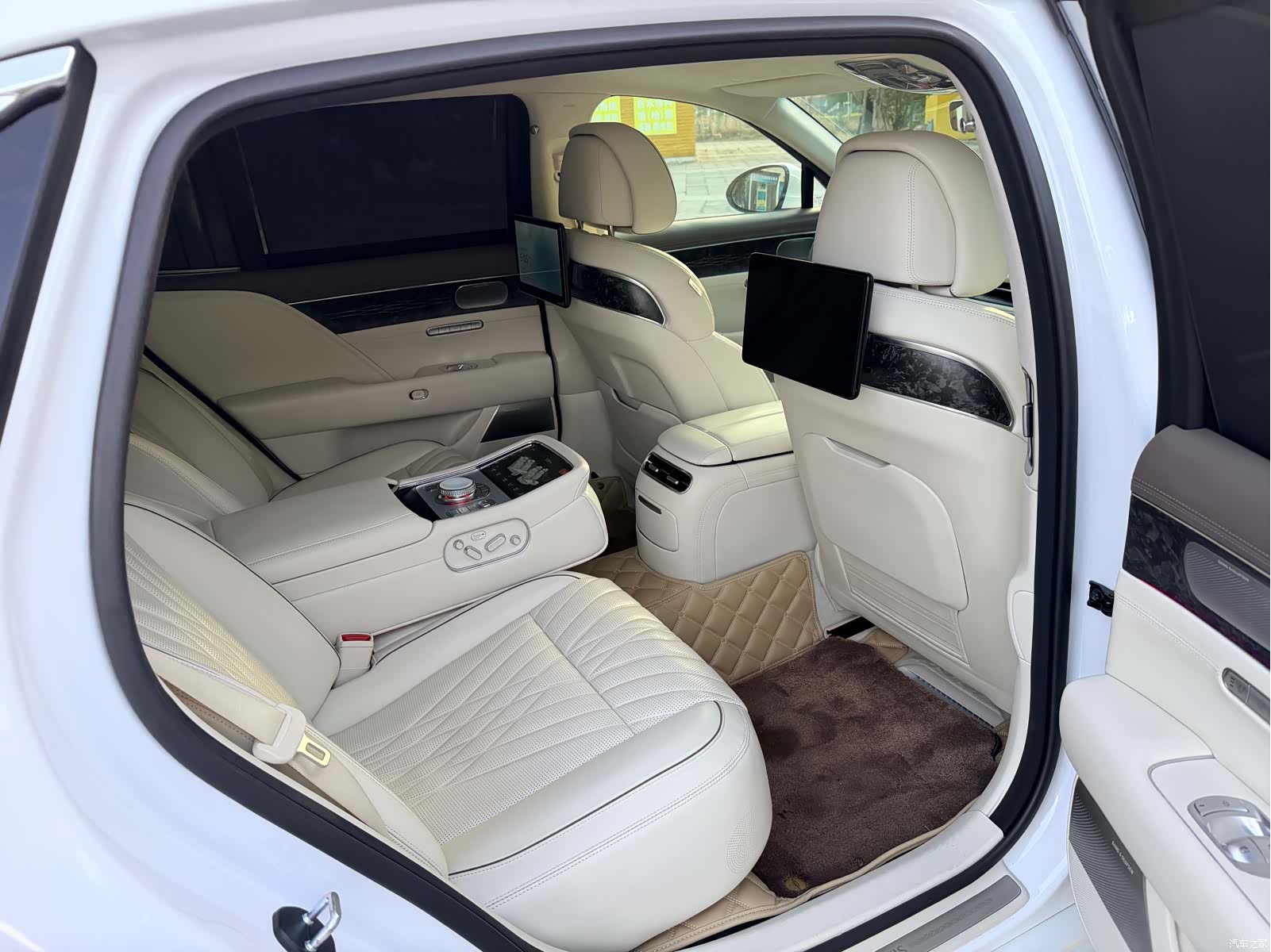 Genesis G90, 2023 28