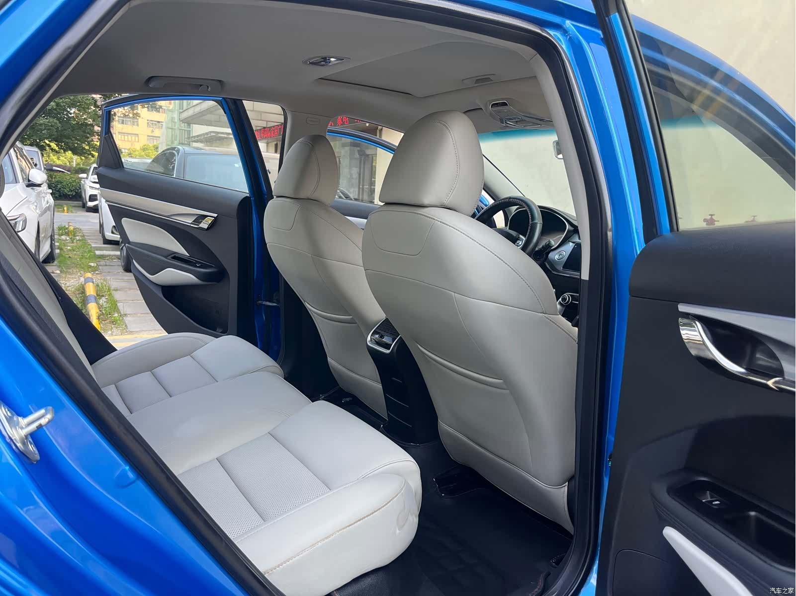 Geely Binray, 2018 10