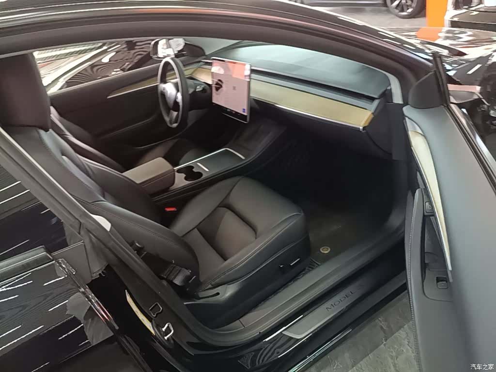 Tesla Model 3, 2023 25