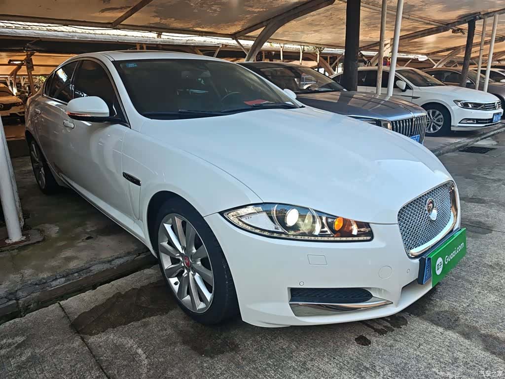 Jaguar XF, 2015 4