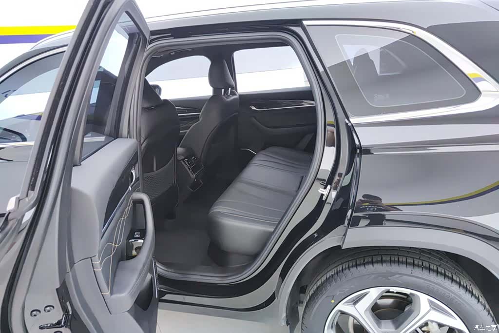Geely Xingyue L, 2025 11