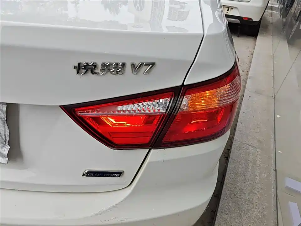 Changan Yuexiang V7