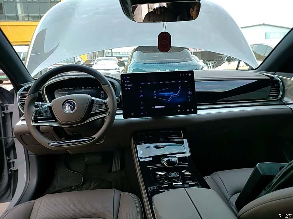 BYD Han, 2025 10