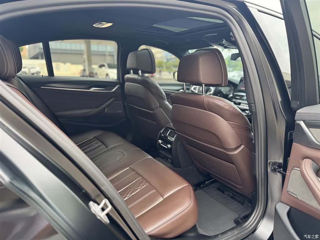 BMW 5 Series, 2020 11