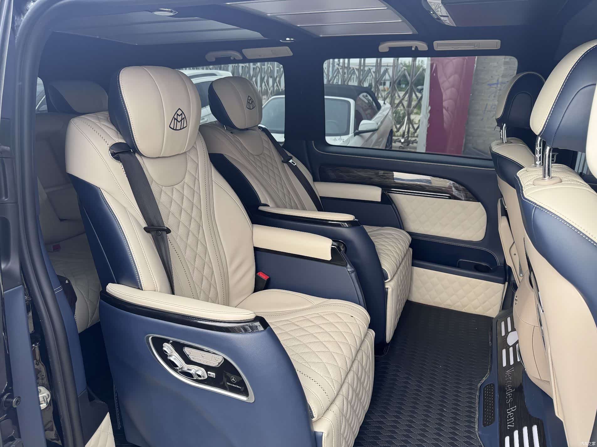 Mercedes-Benz 7, 2020 6