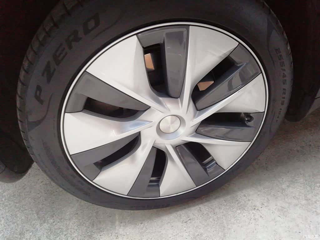 Tesla Model Y, 2023 21