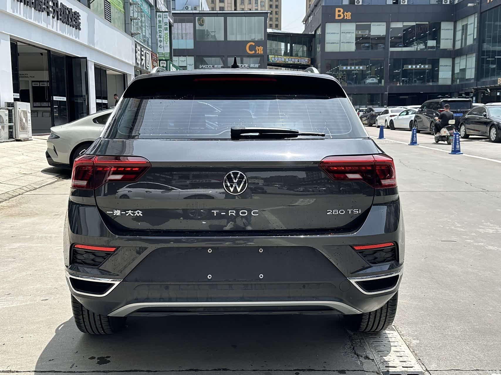Volkswagen T-ROC, 2022 4