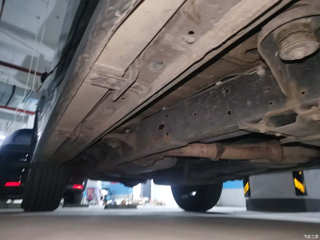 Roewe RX8, 2019 16
