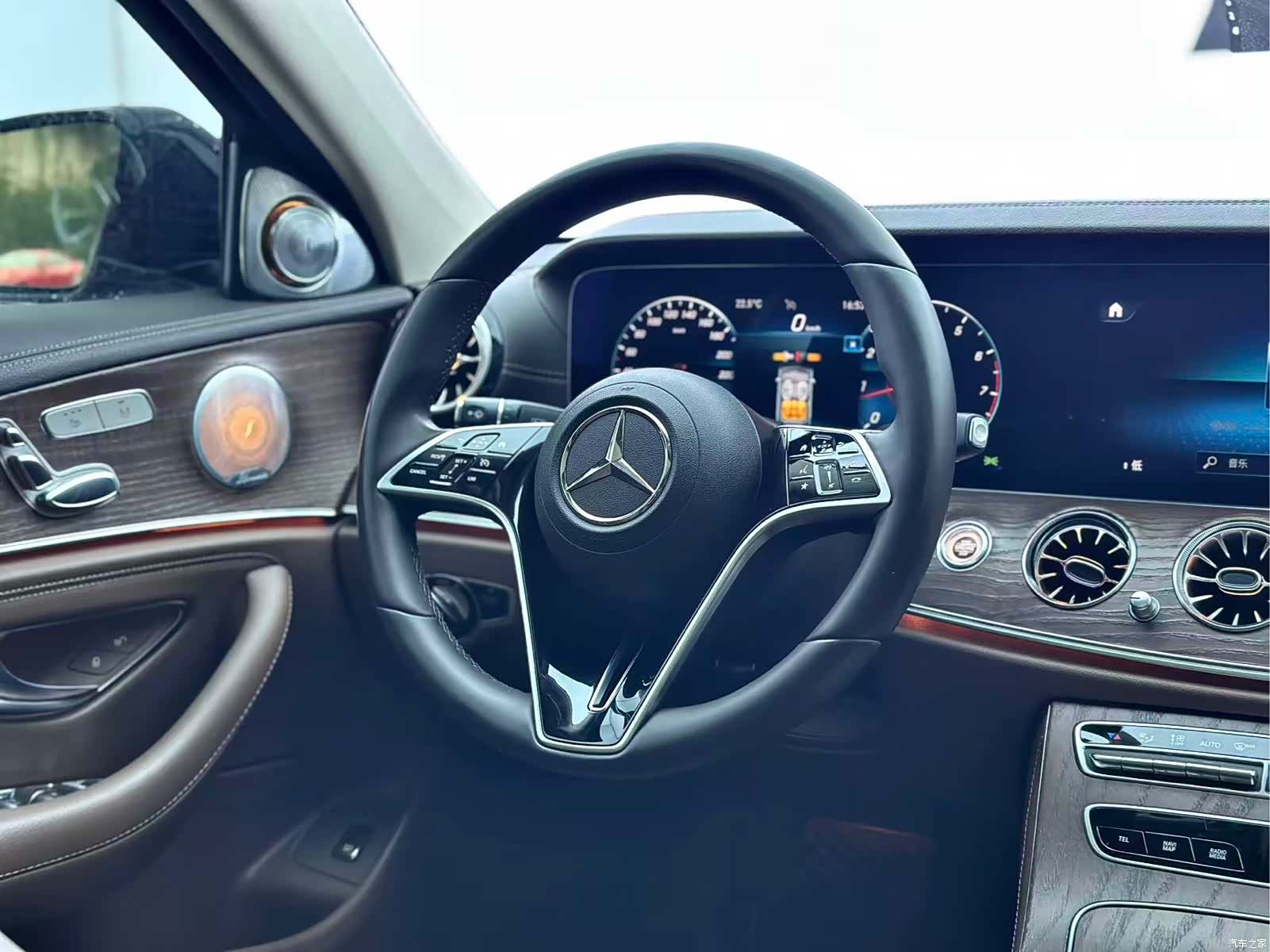 Mercedes-Benz E-Class, 2022 15