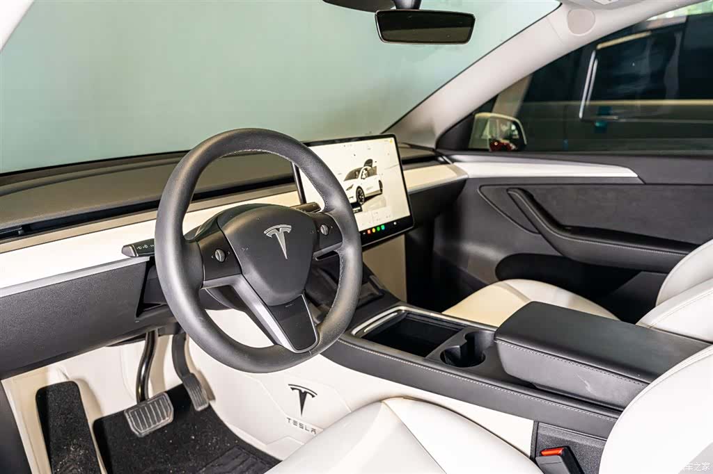 Tesla Model Y, 2023 6