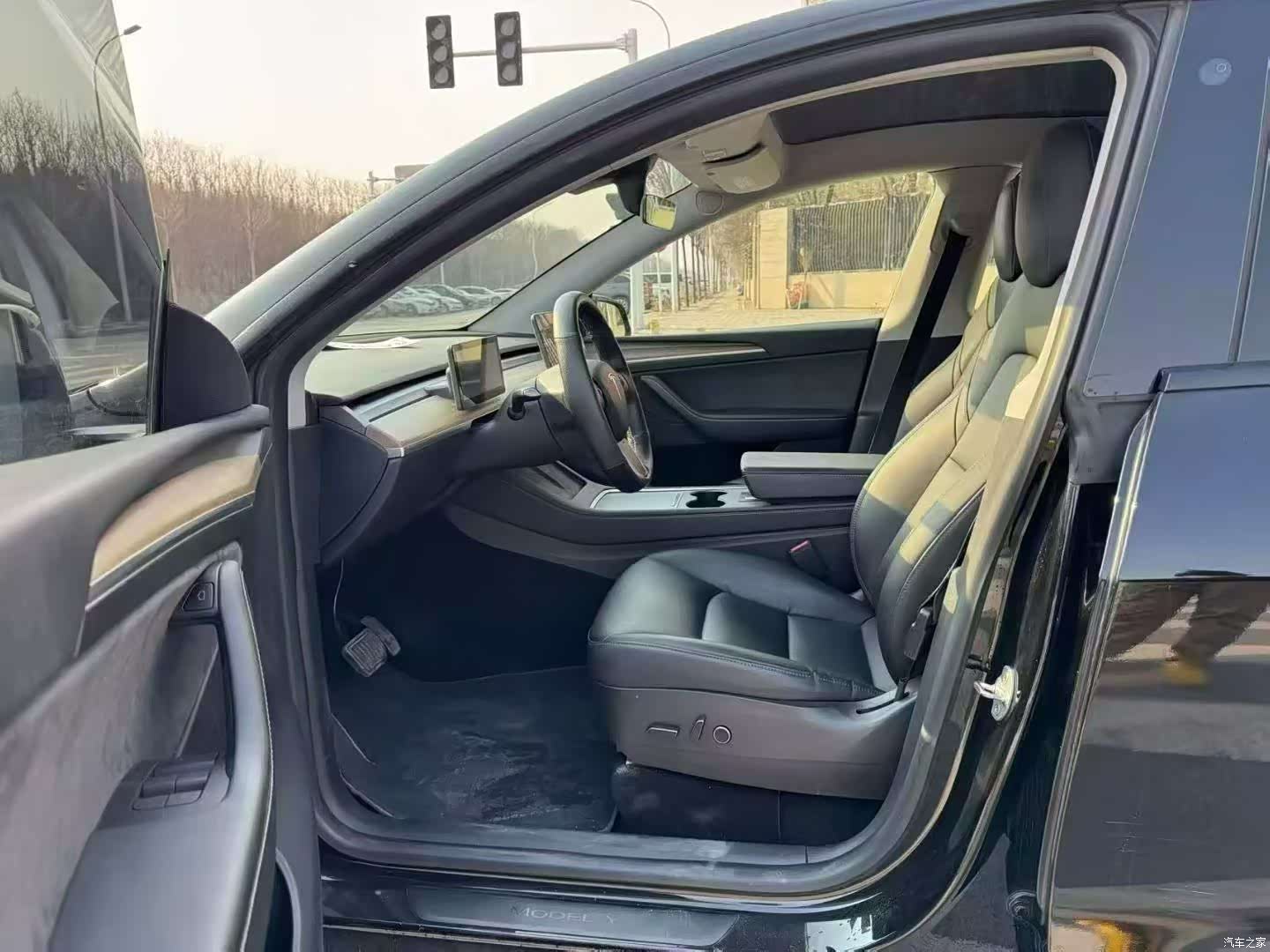 Tesla Model Y, 2021 4