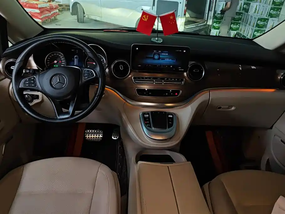 Mercedes-Benz V-class