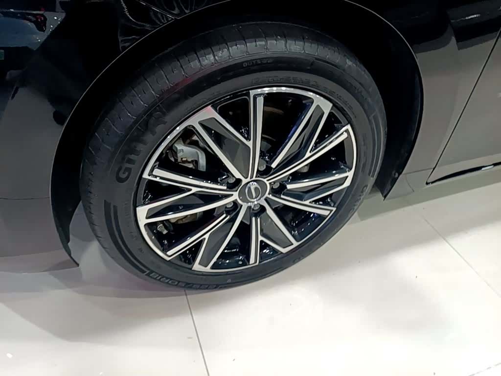 Trumpchi E8, 2024 23