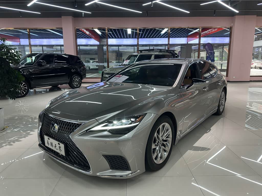 Lexus LS