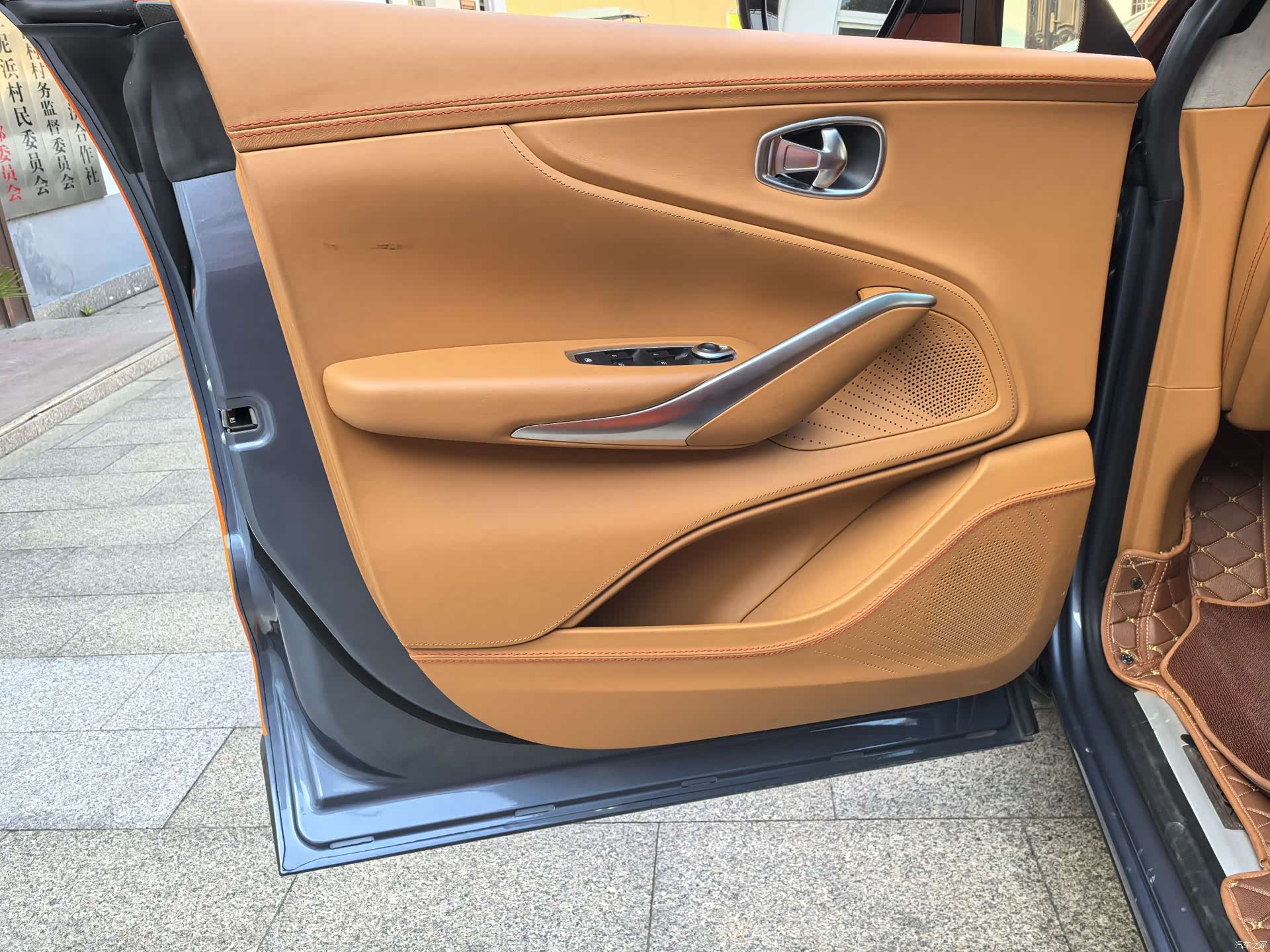Aston Martin DBX, 2021 26