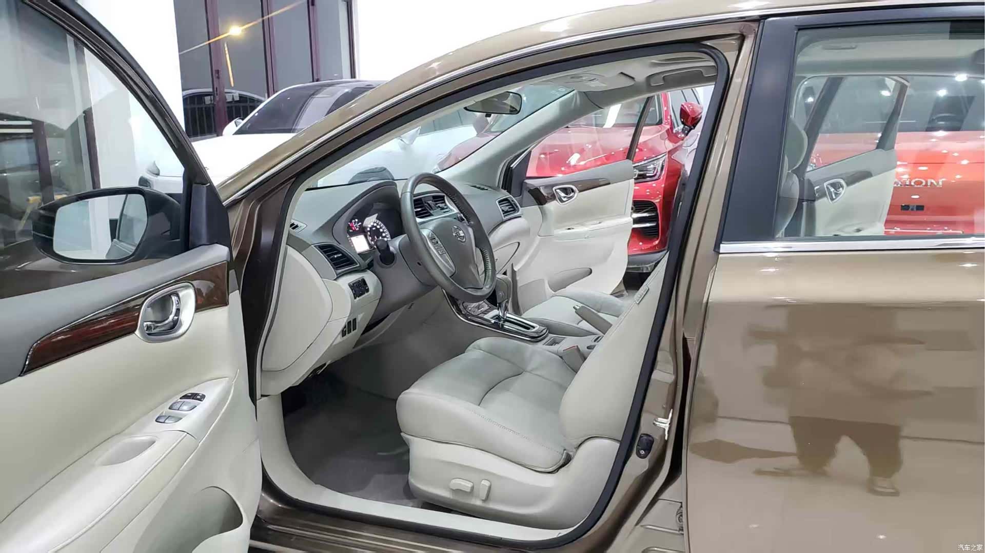 Nissan Sylphy, 2012 4