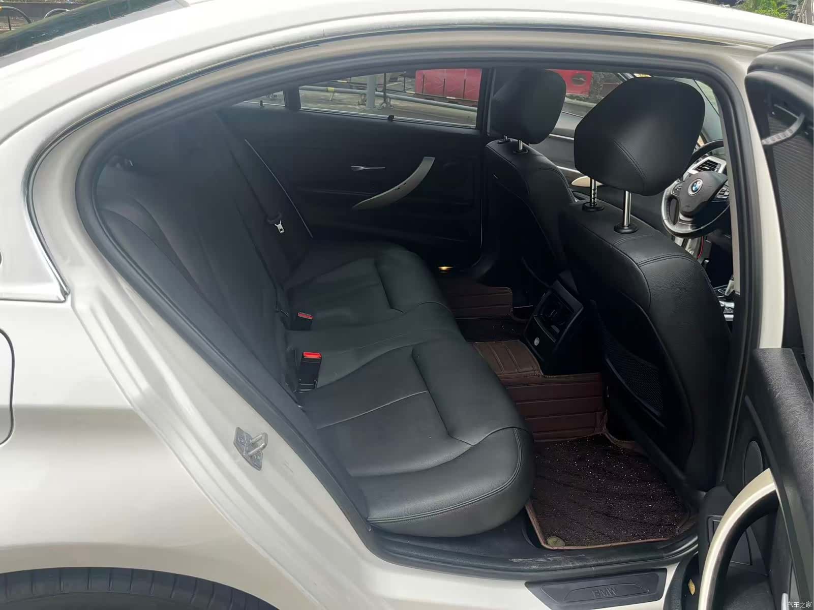 BMW 3 Series, 2015 10