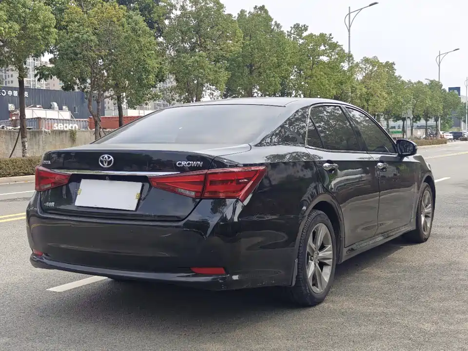 Toyota crown