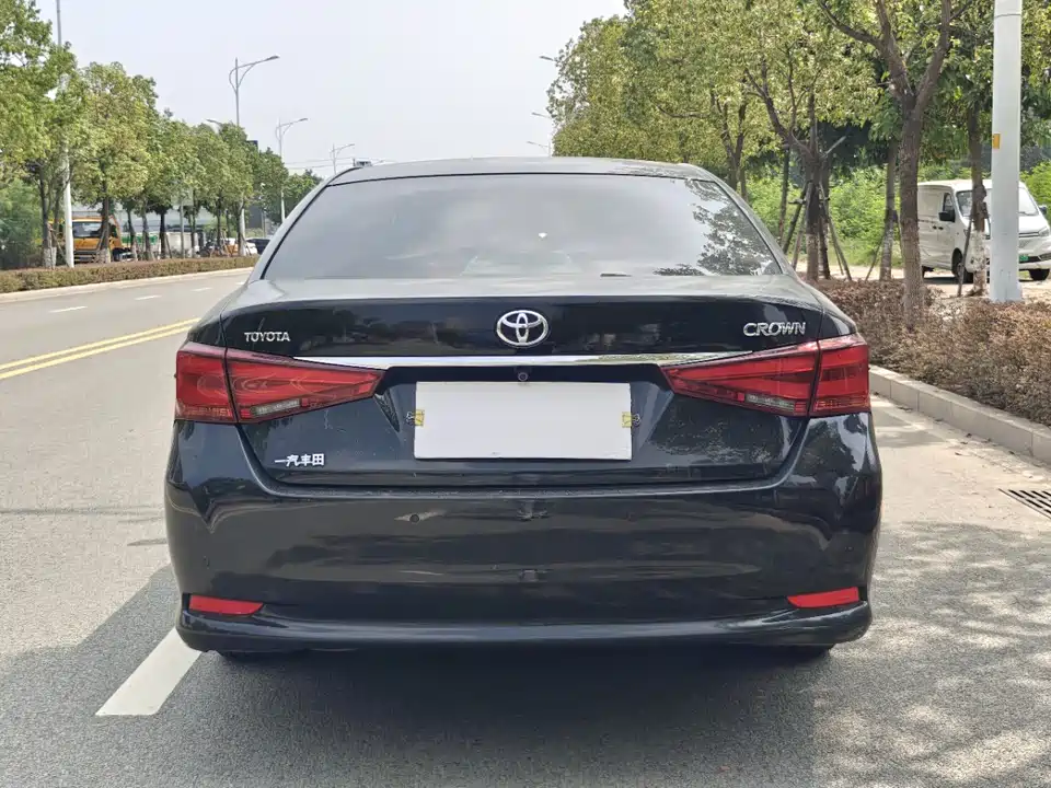 Toyota crown