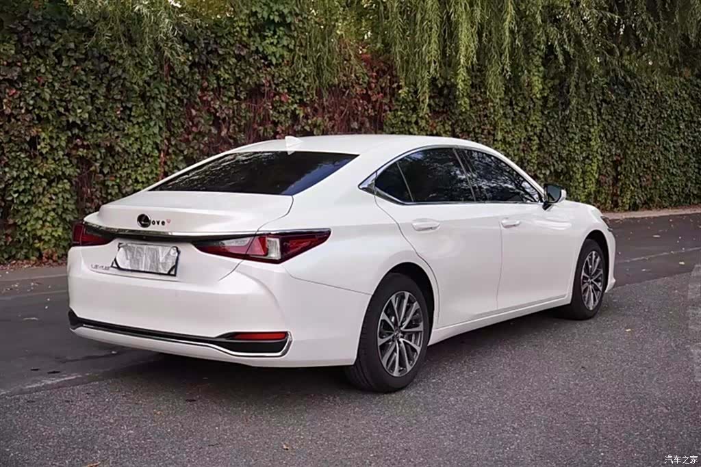 Lexus ES, 2024 28