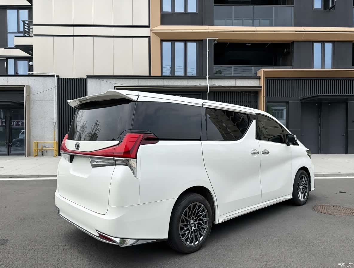 Toyota Alphard, 2018 все фото