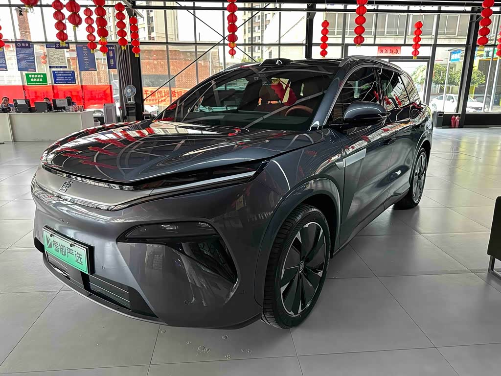 BYD Tang L