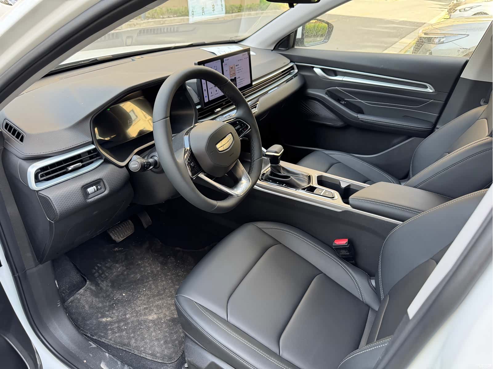 Geely Emgrand, 2025 4