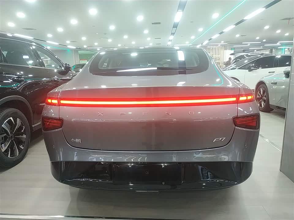 XPENG P7