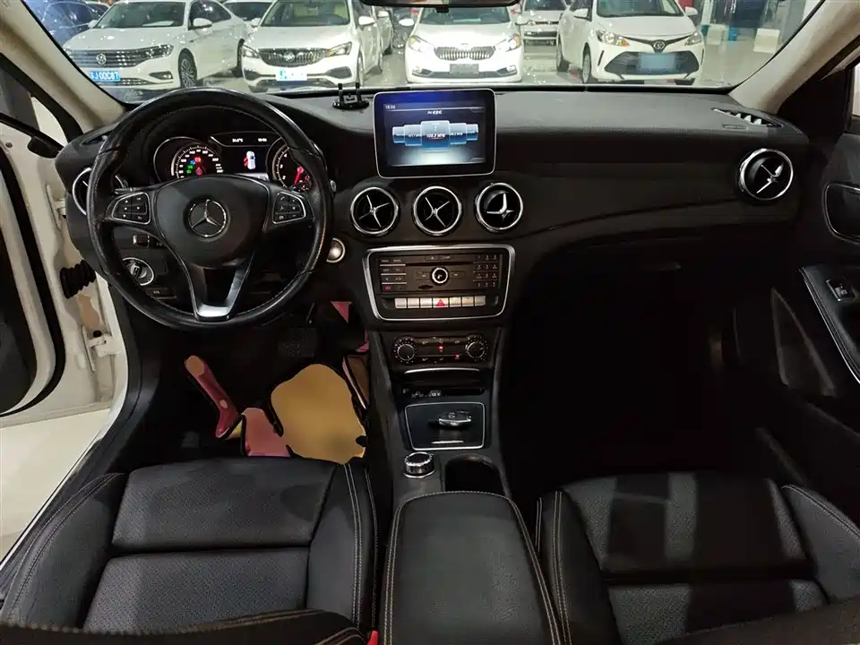 Mercedes-Benz GLA