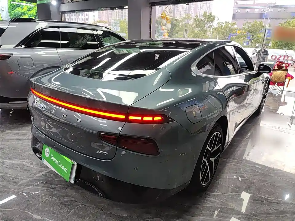 XPENG P7