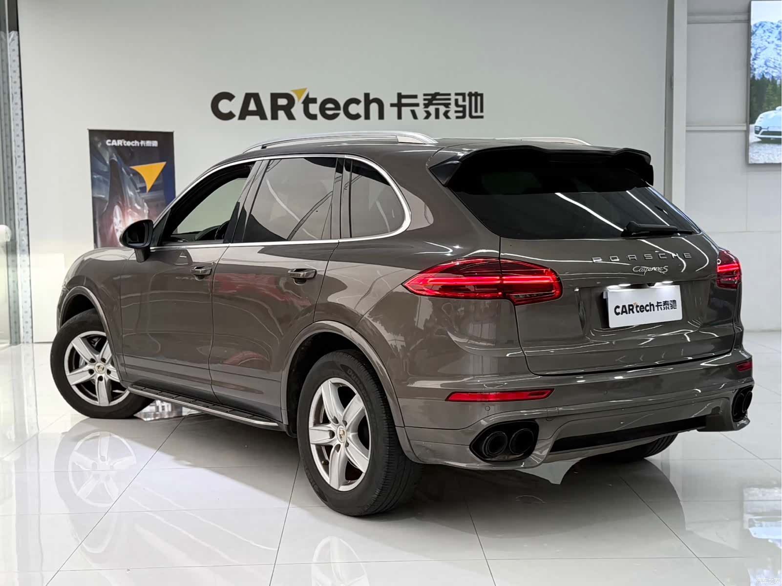 Porsche Cayenne, 2011 7