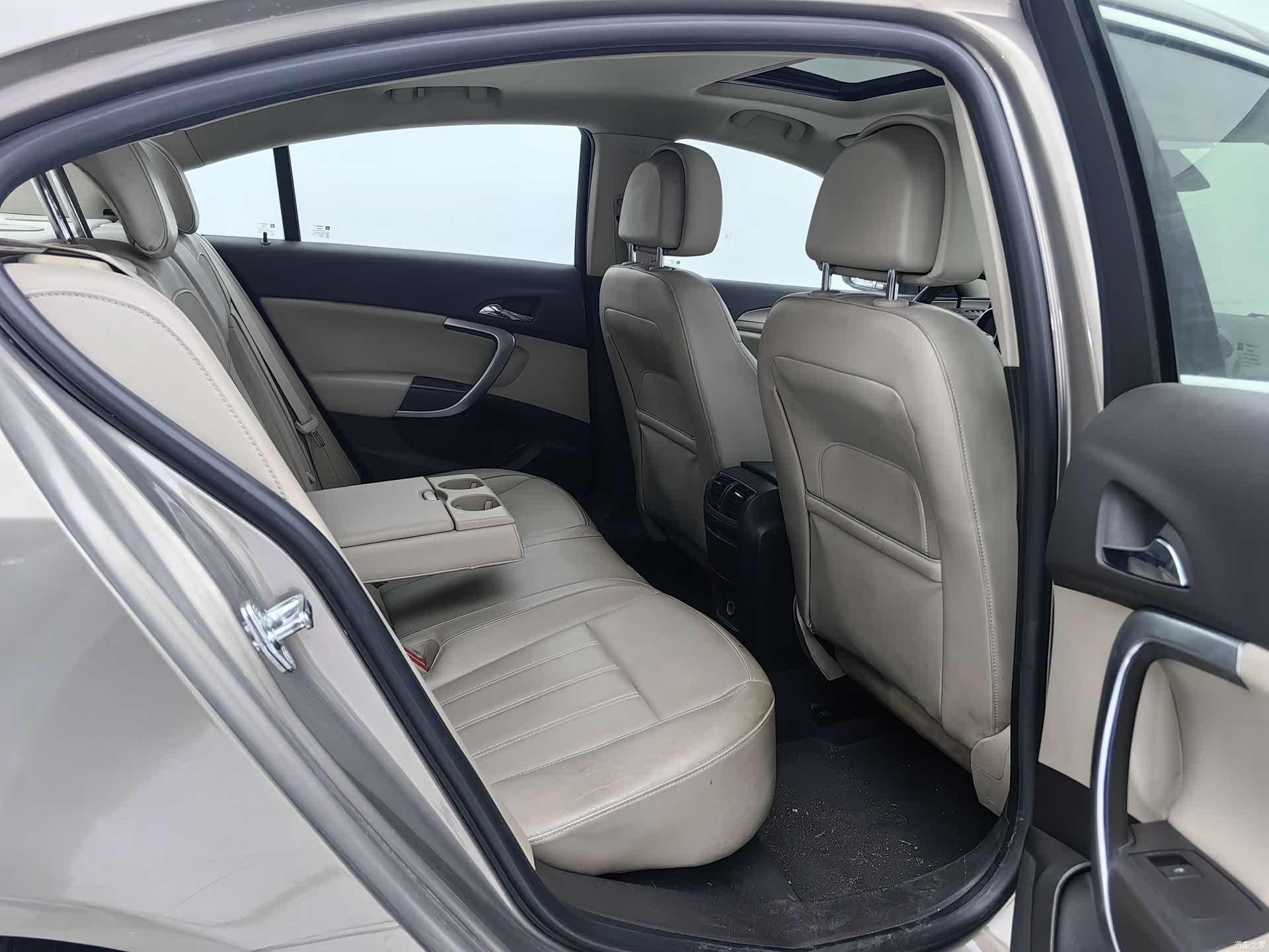 Buick Regal, 2011 9