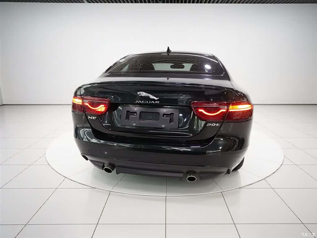 Jaguar XE, 2017 6
