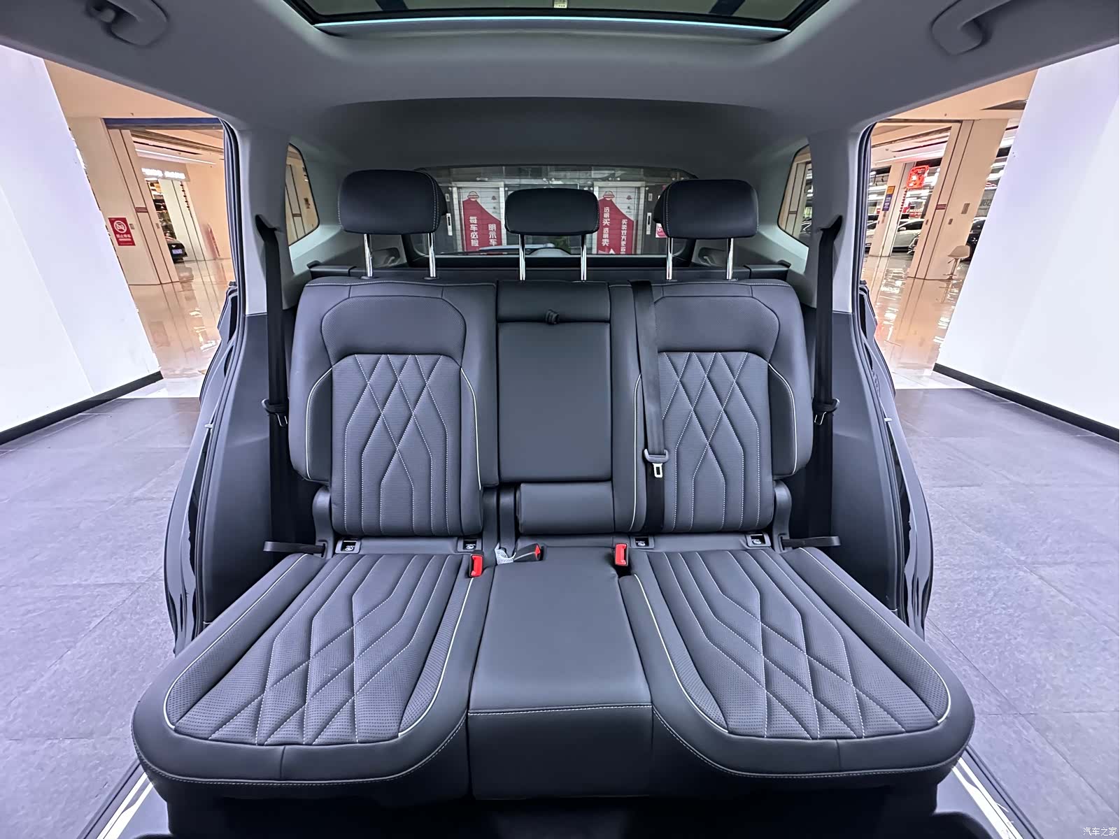 Volkswagen Tiguan L, 2023 21
