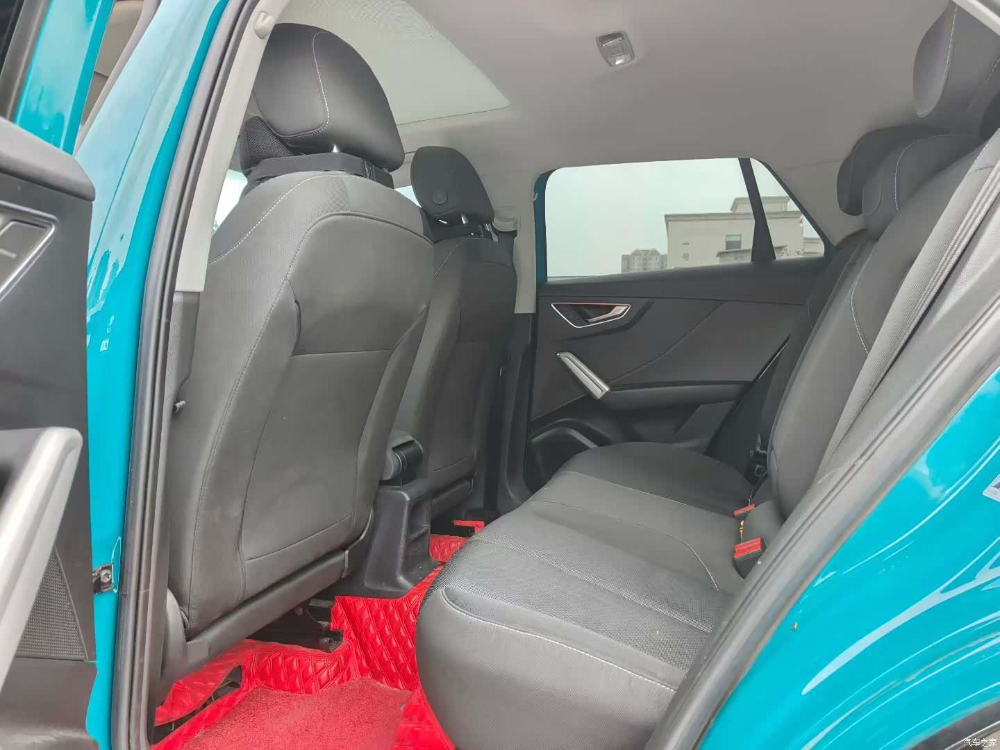 Audi Q2L, 2021 все фото