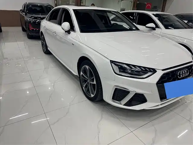 Audi A4L 2021 — купить из Китая под заказ