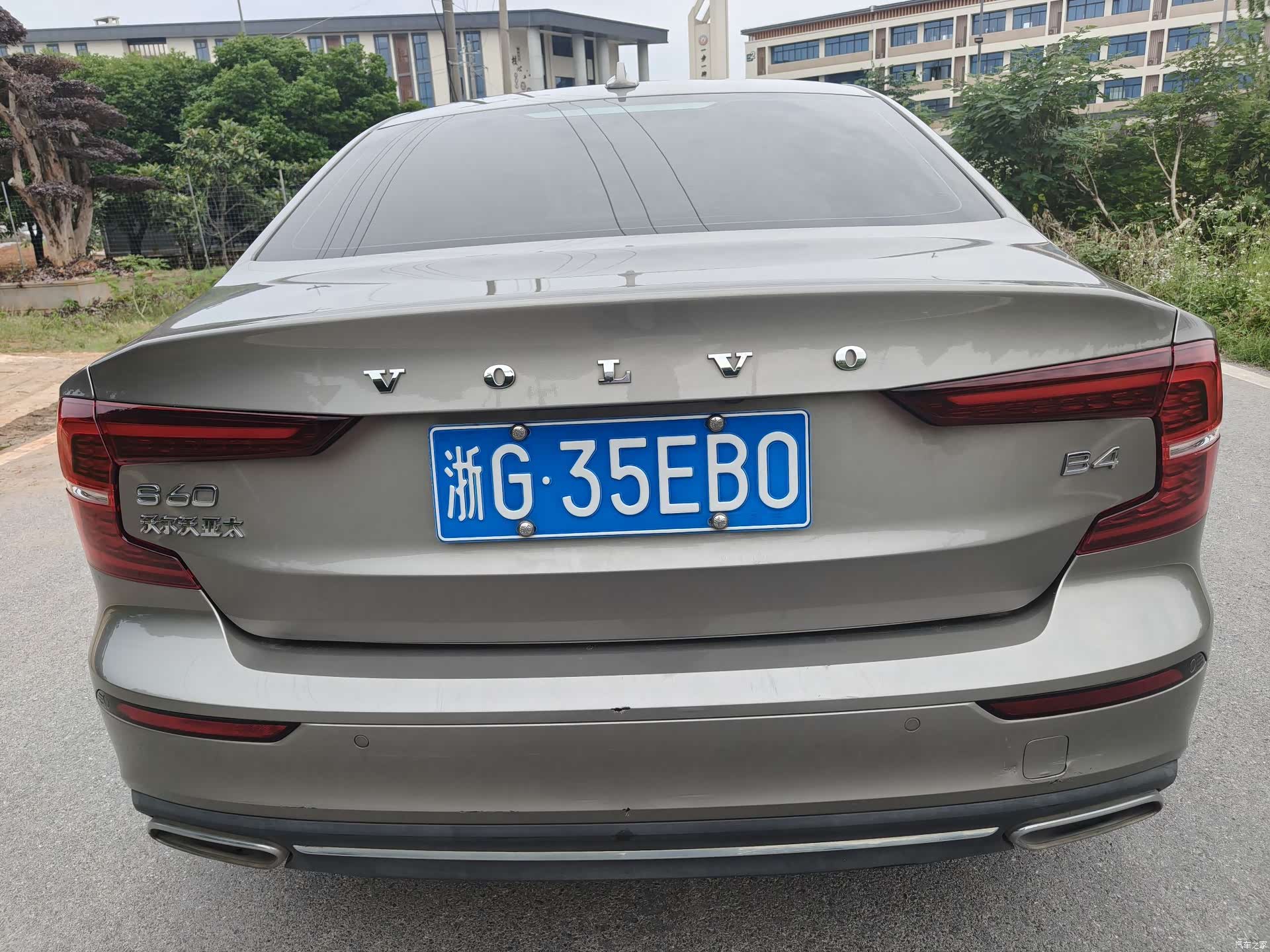 Volvo S60, 2022 все фото