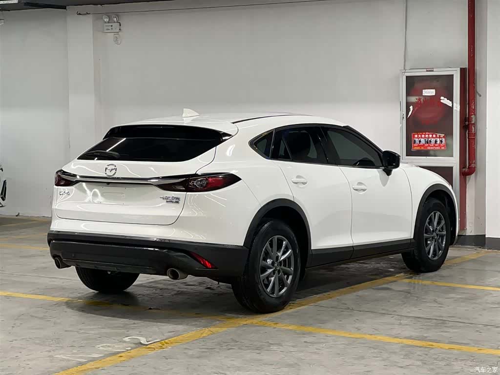 Mazda CX-4, 2022 все фото