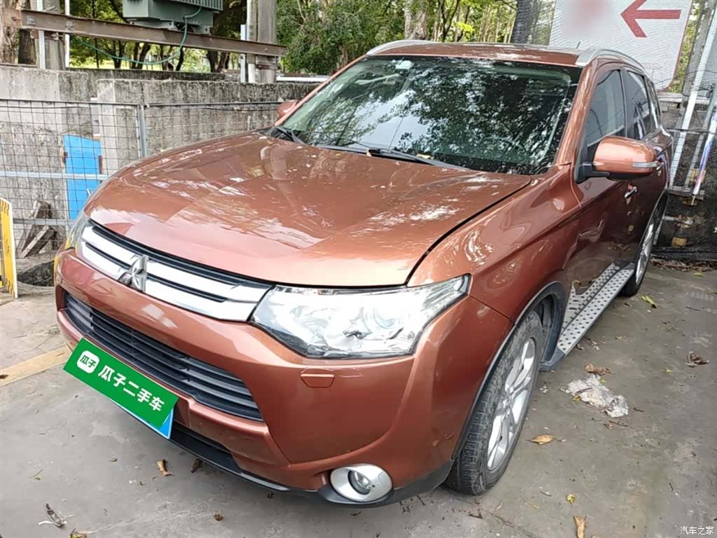 Mitsubishi Outlander, 2015 1
