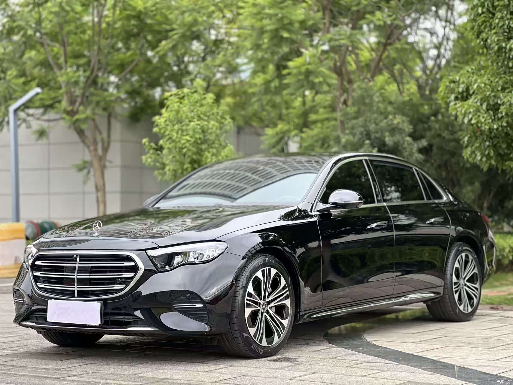 Mercedes-Benz E-Class, 2025 1