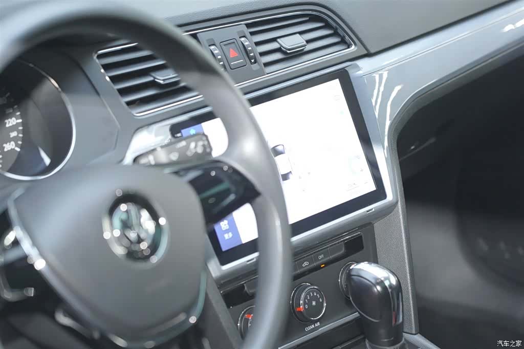Volkswagen Lamando, 2017 13