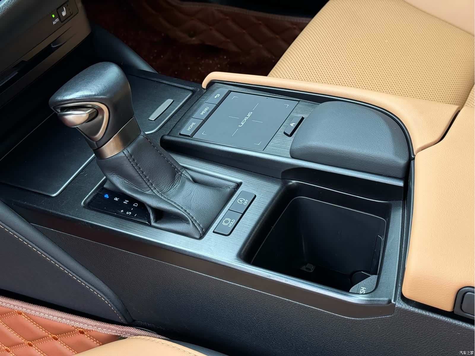 Lexus ES, 2022 17