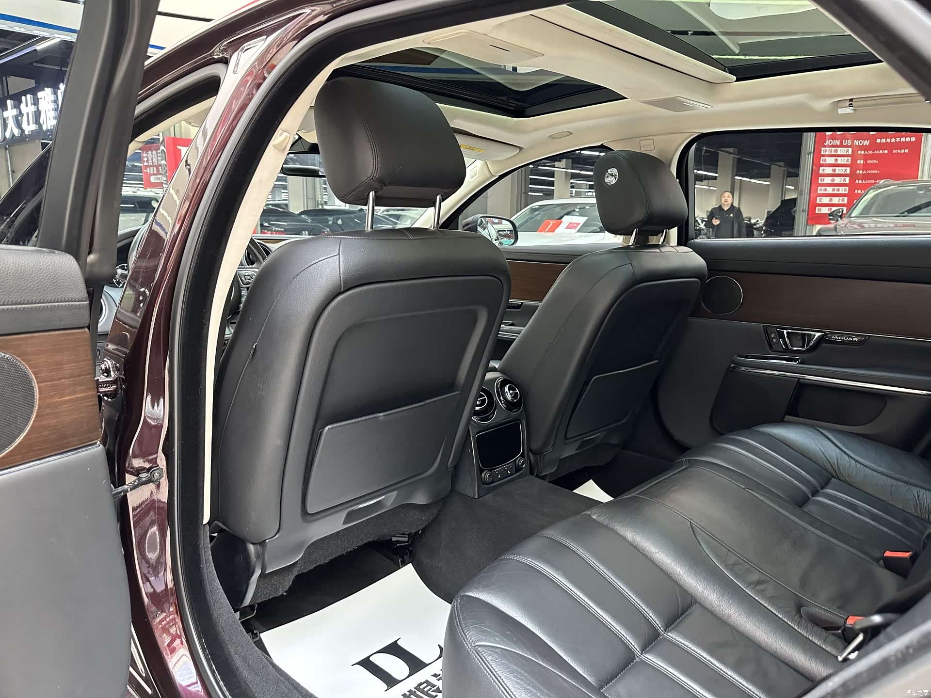 Jaguar XJ, 2018 4