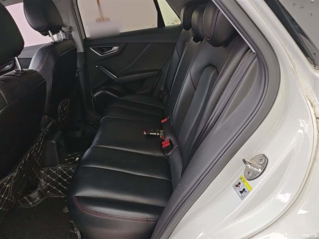 Audi Q2L, 2019 16